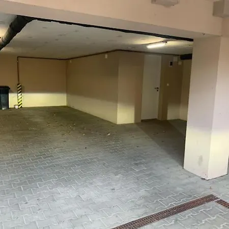 M18 - Csak Egy Lépés A Történelmi Belváros - Free Parking