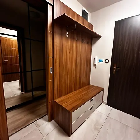 M18 - Csak Egy Lepes A Toertenelmi Belvaros - Free Parking