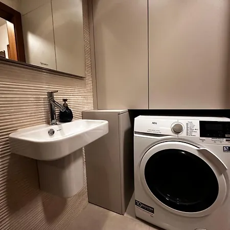 M18 - Csak Egy Lepes A Toertenelmi Belvaros - Free Parking *