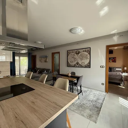 M18 - Csak Egy Lepes A Toertenelmi Belvaros - Free Parking * 佩奇