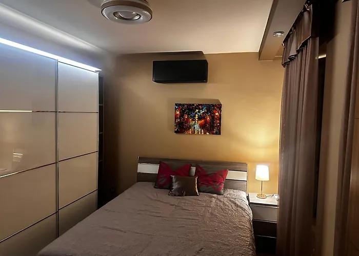 M18 - Csak Egy Lepes A Toertenelmi Belvaros - Free Parking Apartament